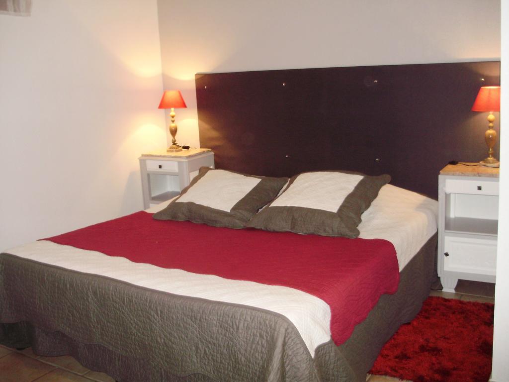 Auberge Du Bord Des Eaux - Demi-Pension Assuree Sur Reservation แซ็ง-อาร์มองด์-เลส์-ซูว์ ภายนอก รูปภาพ