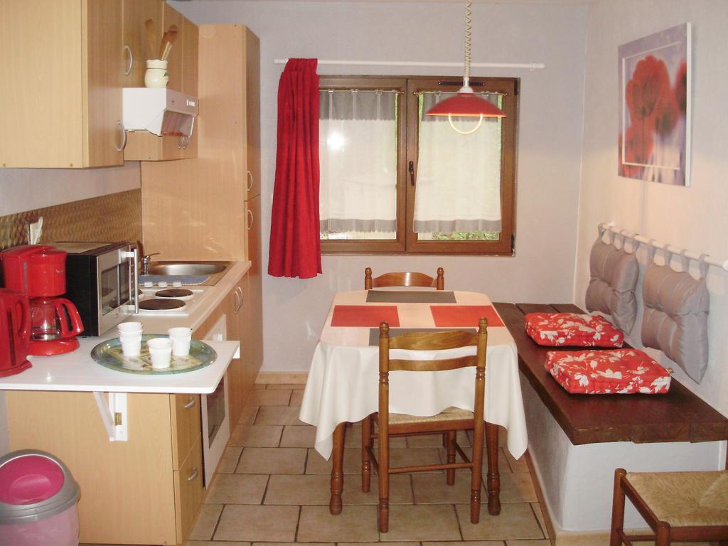Auberge Du Bord Des Eaux - Demi-Pension Assuree Sur Reservation แซ็ง-อาร์มองด์-เลส์-ซูว์ ภายนอก รูปภาพ