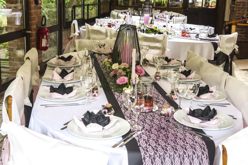Auberge Du Bord Des Eaux - Demi-Pension Assuree Sur Reservation แซ็ง-อาร์มองด์-เลส์-ซูว์ ภายนอก รูปภาพ