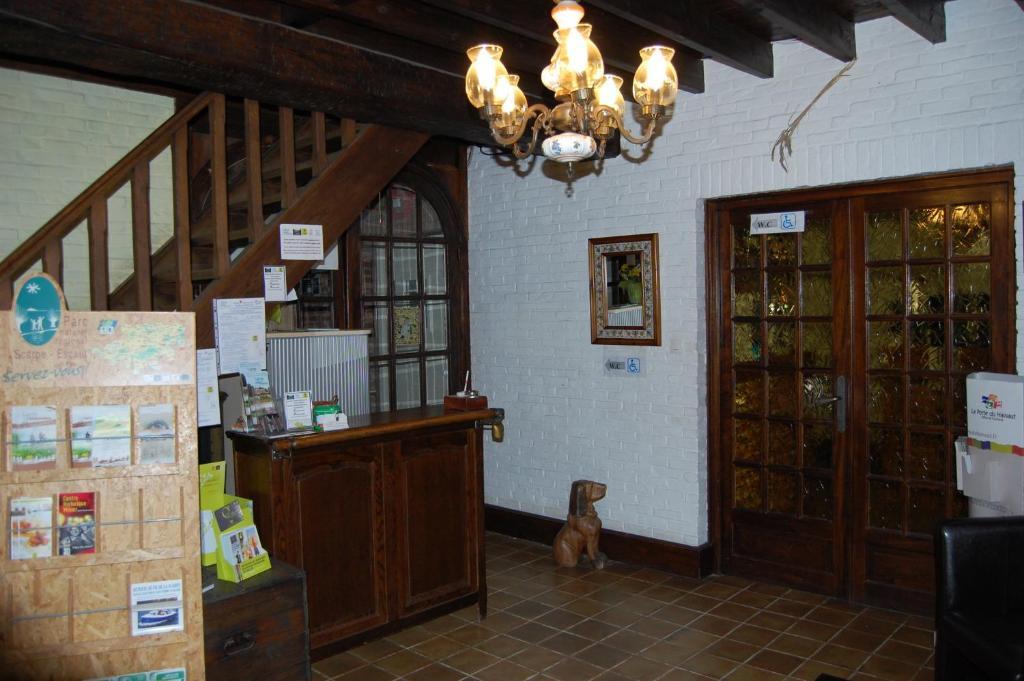 Auberge Du Bord Des Eaux - Demi-Pension Assuree Sur Reservation แซ็ง-อาร์มองด์-เลส์-ซูว์ ภายนอก รูปภาพ