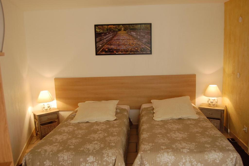 Auberge Du Bord Des Eaux - Demi-Pension Assuree Sur Reservation แซ็ง-อาร์มองด์-เลส์-ซูว์ ห้อง รูปภาพ