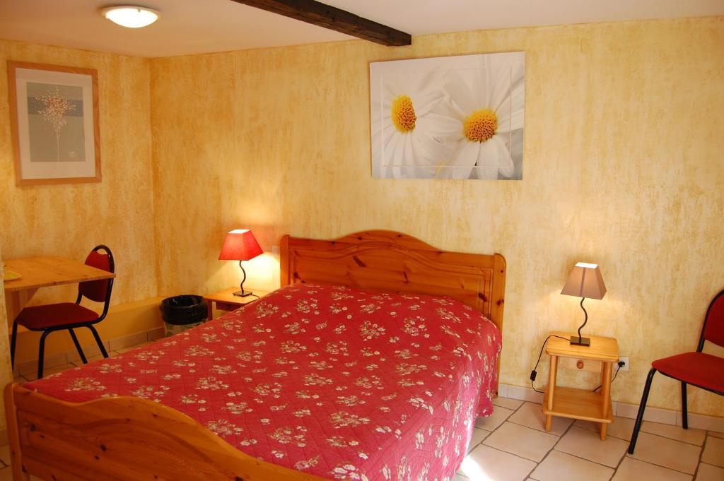 Auberge Du Bord Des Eaux - Demi-Pension Assuree Sur Reservation แซ็ง-อาร์มองด์-เลส์-ซูว์ ห้อง รูปภาพ