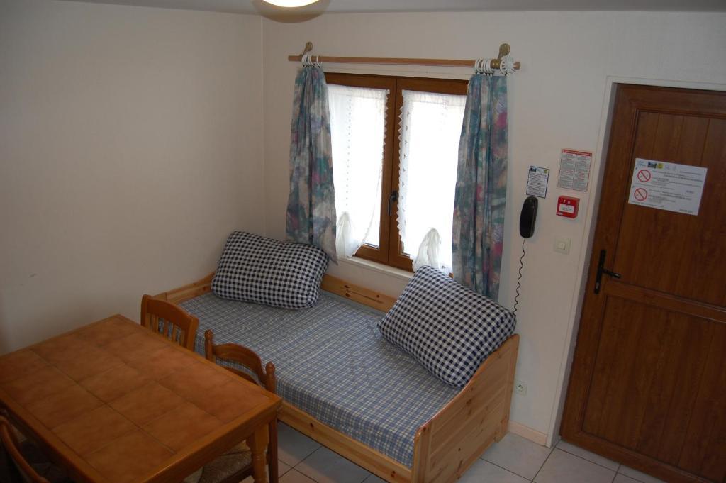 Auberge Du Bord Des Eaux - Demi-Pension Assuree Sur Reservation แซ็ง-อาร์มองด์-เลส์-ซูว์ ห้อง รูปภาพ