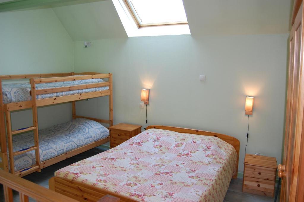 Auberge Du Bord Des Eaux - Demi-Pension Assuree Sur Reservation แซ็ง-อาร์มองด์-เลส์-ซูว์ ห้อง รูปภาพ