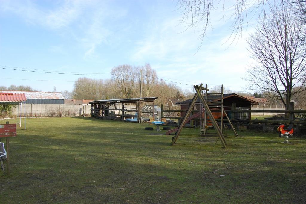 Auberge Du Bord Des Eaux - Demi-Pension Assuree Sur Reservation แซ็ง-อาร์มองด์-เลส์-ซูว์ ภายนอก รูปภาพ