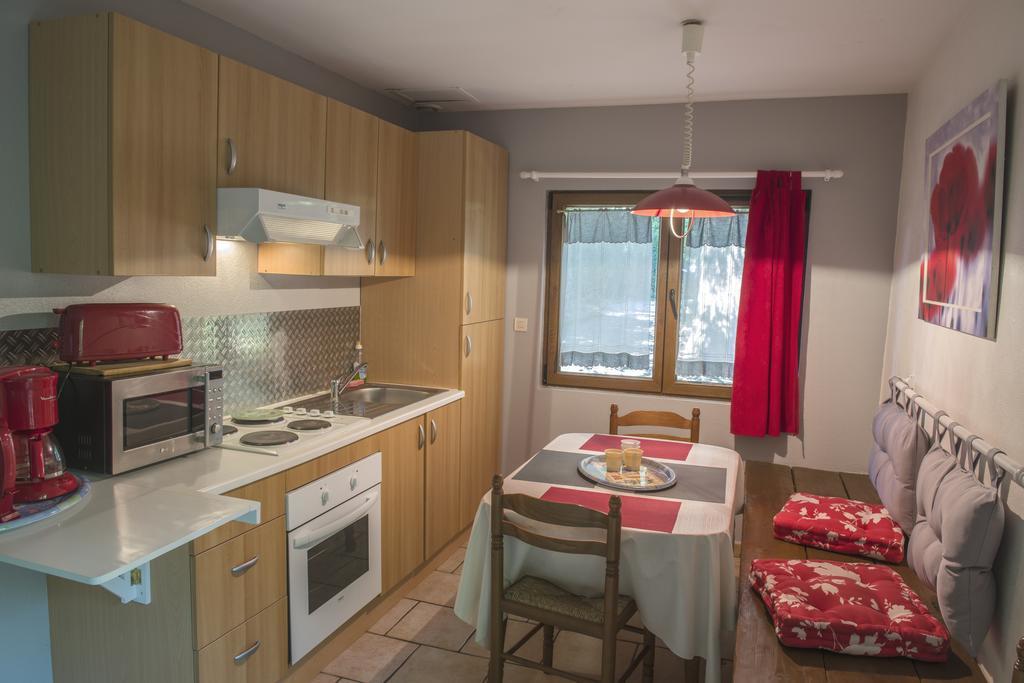 Auberge Du Bord Des Eaux - Demi-Pension Assuree Sur Reservation แซ็ง-อาร์มองด์-เลส์-ซูว์ ภายนอก รูปภาพ