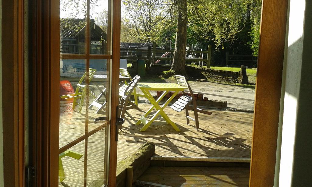 Auberge Du Bord Des Eaux - Demi-Pension Assuree Sur Reservation แซ็ง-อาร์มองด์-เลส์-ซูว์ ภายนอก รูปภาพ